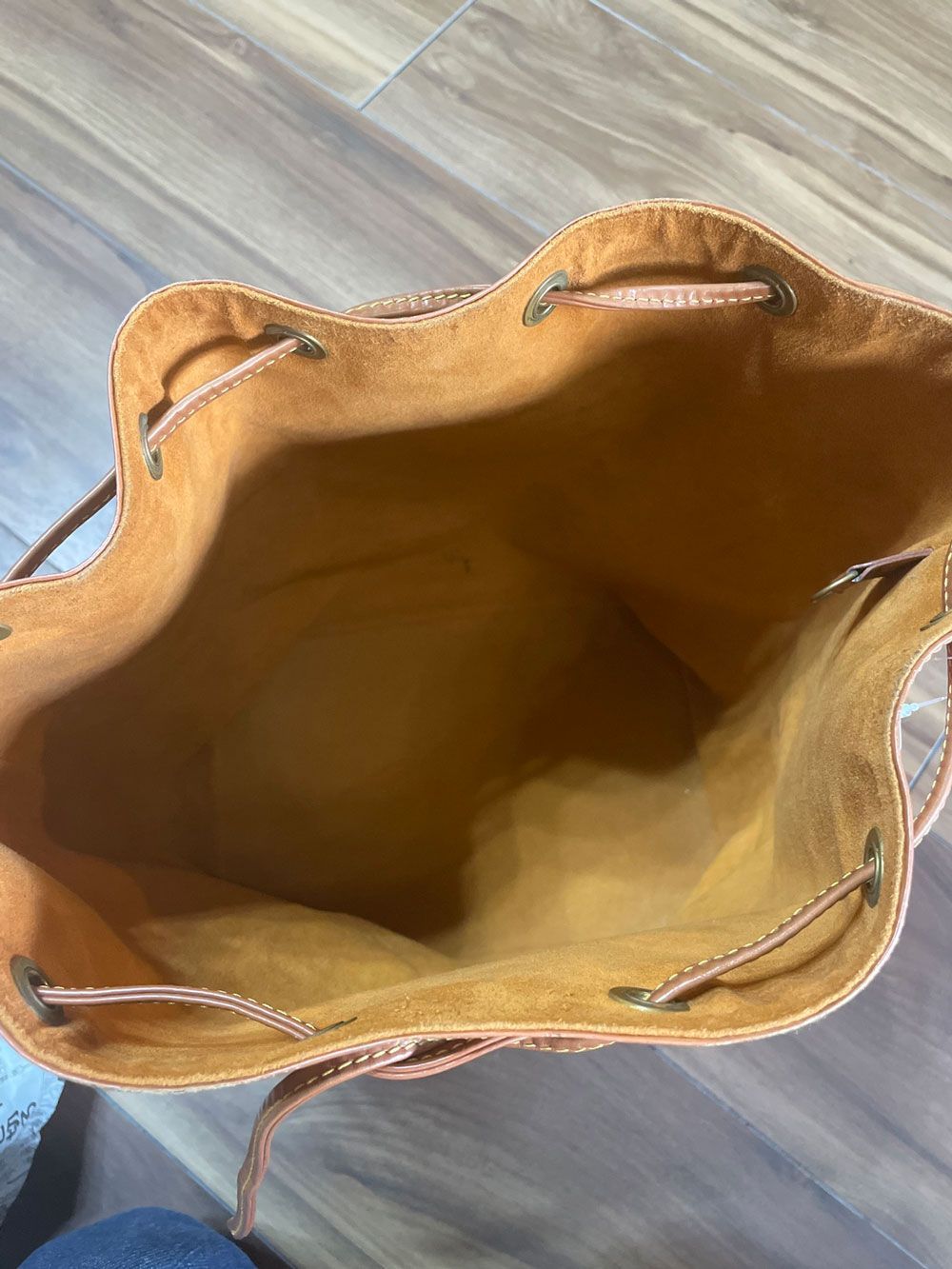 【美品】Louis Vuitton ルイヴィトン エピ ノエ ブラウンバッグ 楽天市場】ヴィトン エピ ノエ ブラウン（バッグ・小物