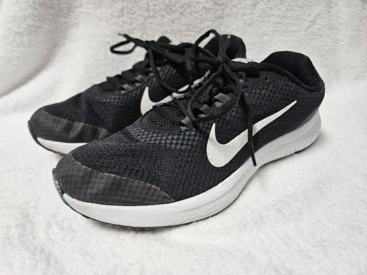 NIKE(ナイキ) 終日実行 スニーカー 285
