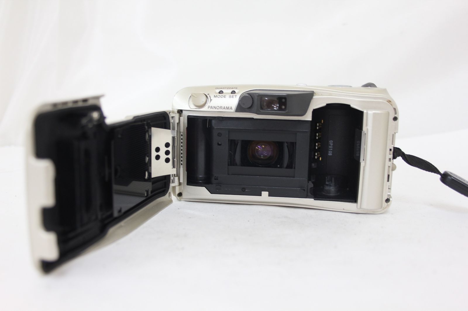 38-140mm コンパクトカメラ