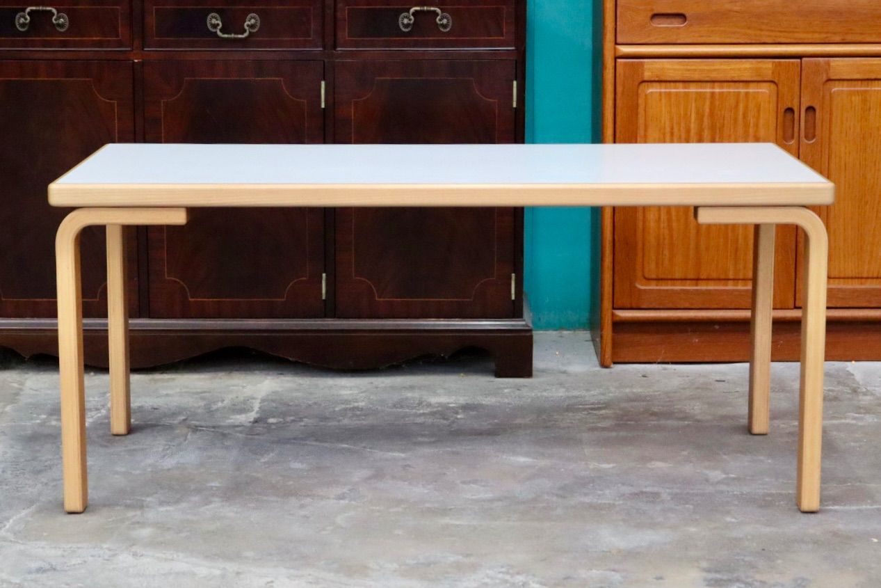 子ども用テーブル