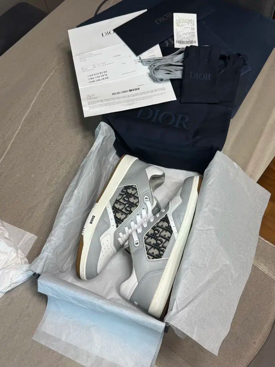 44 DIOR