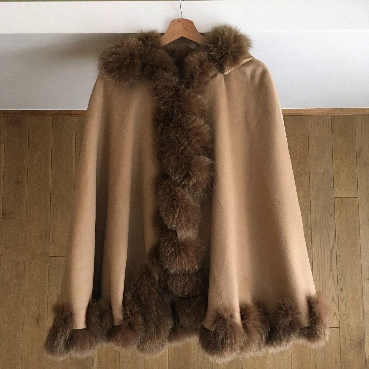 BALMAINカシミヤ100％ フォックスファートリミングケープ ポンチョ