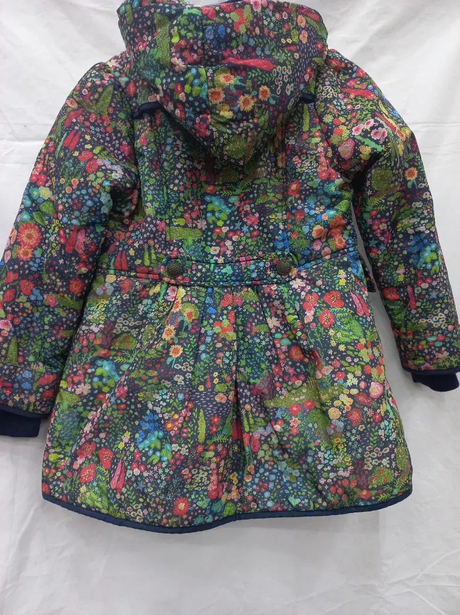 OILILY オイリリー キッズ フラワー パターン パディング 116 サイズ 6 三