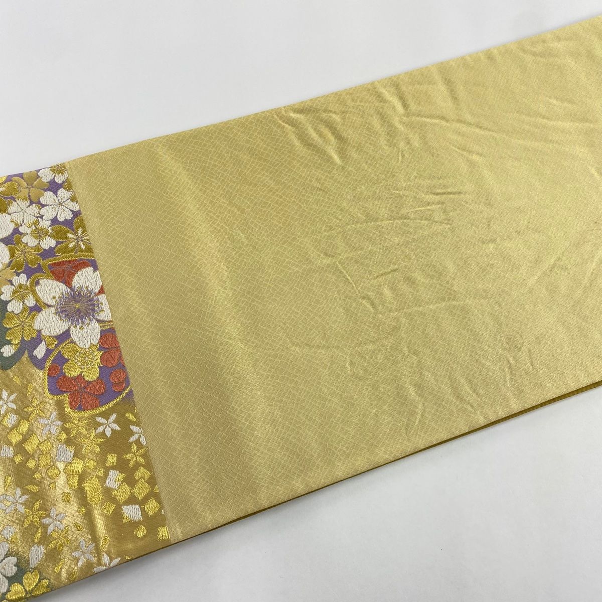 すずらん♦︎袋帯◆正絹◆古典柄♦︎金色♦︎金糸♦︎箔♦︎安土桃山時代の役者舞 袋帯 美品 秀品 桜 箔散らし 金糸 箔 金色 六通 正絹 【中古