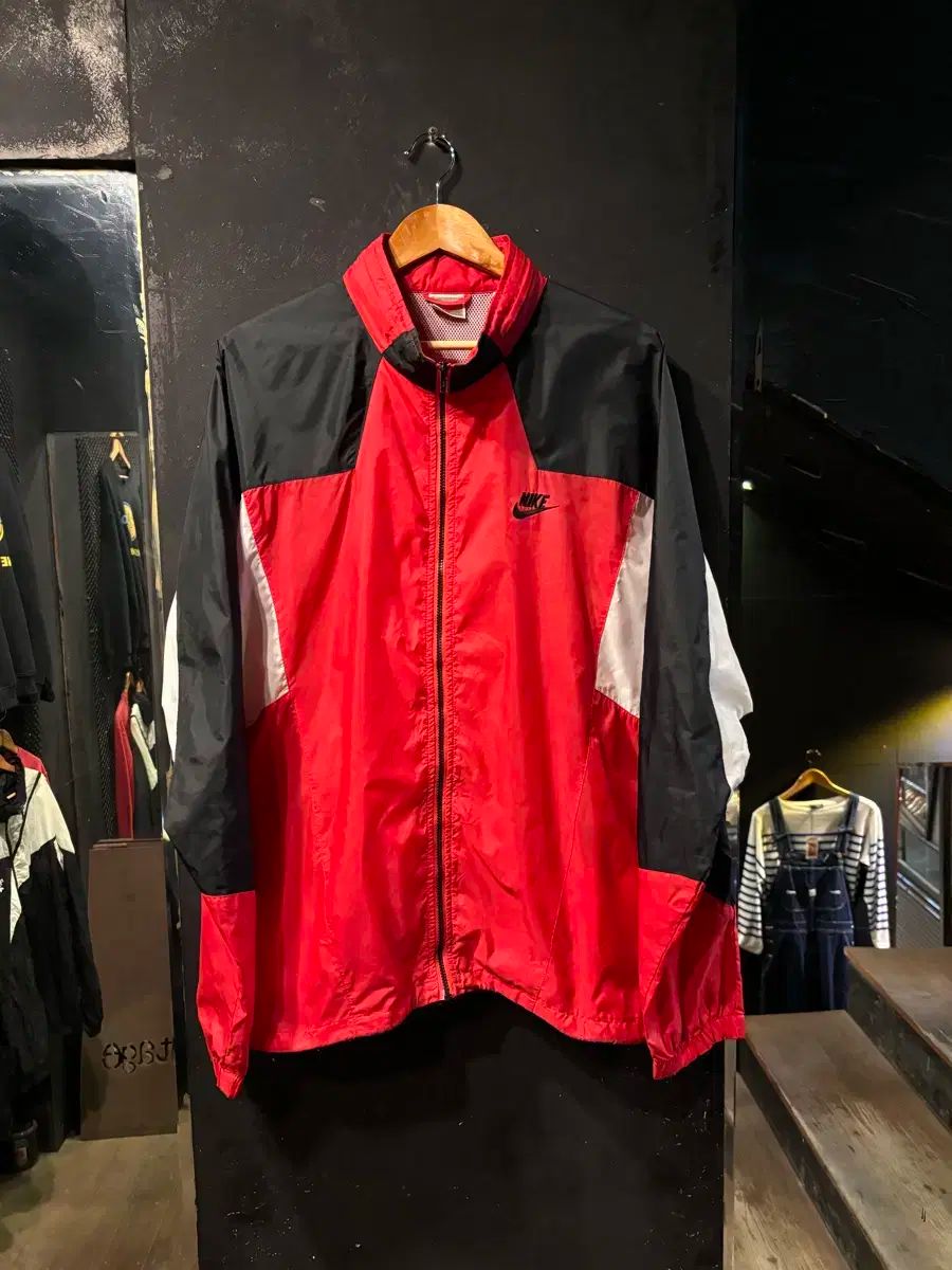 Nike(ナイキ） カラー ウインドブレーカー ジャケット (笑 4282 ）