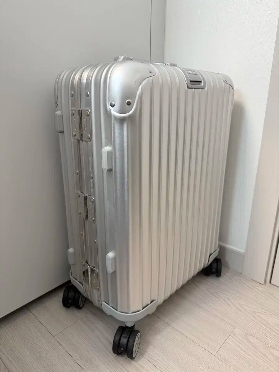 RIMOWA キャリーケース　限定　スーツケース　トパーズ　リモア RIMOA リモア スーツケース トパーズ 2輪 RIMOWA】【TOPAS】【TSA