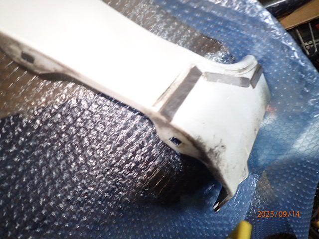 アクア NHP10 後期 フェンダー 左 パールホワイト