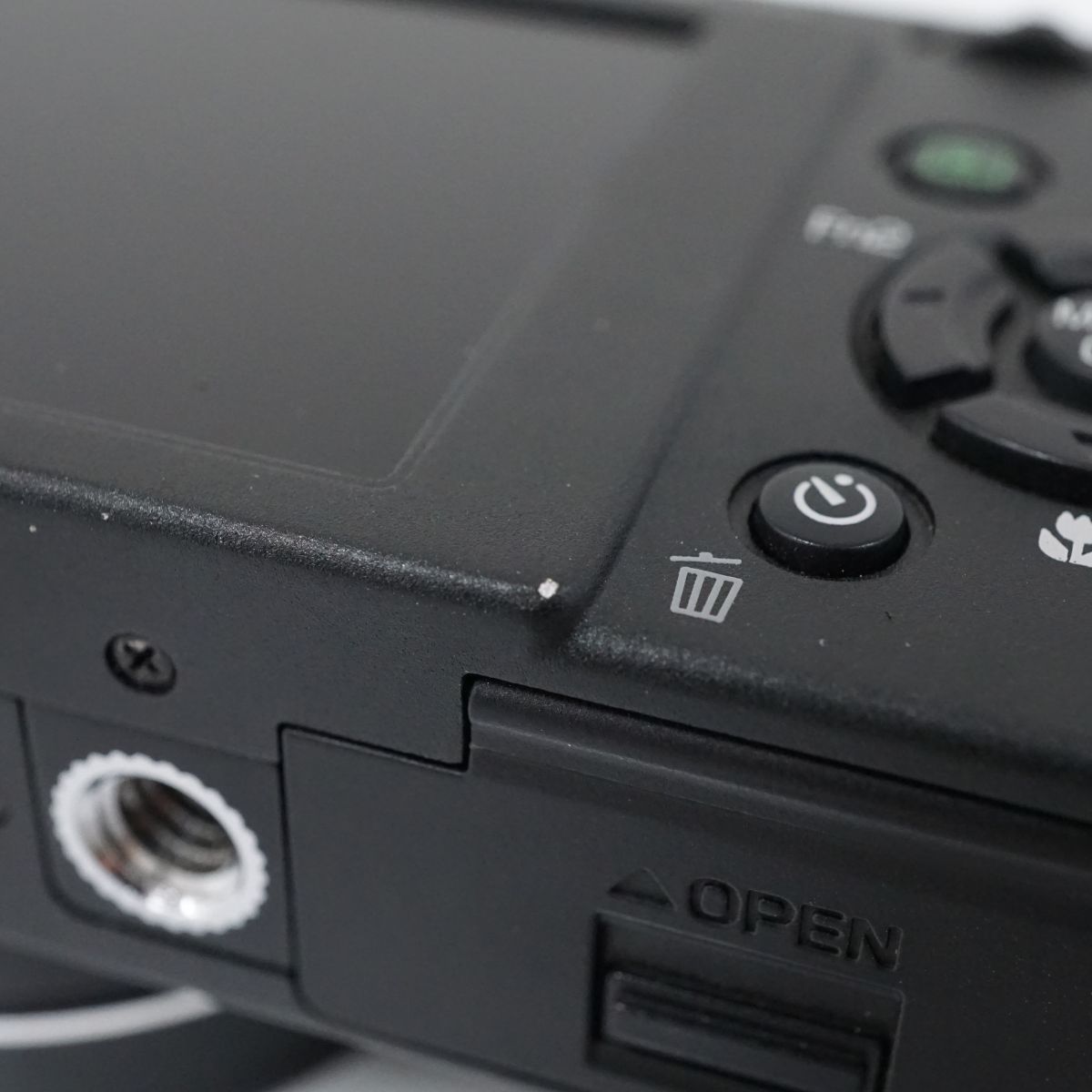 RICOH GX200 USED品 ホットシューカバーなし 24mm-72mmズームレンズ 