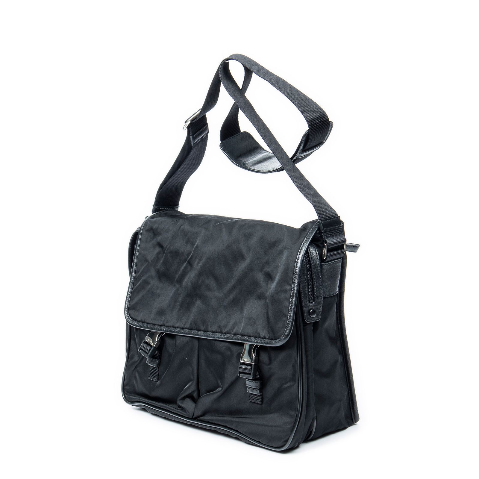 PRADA プラダラージフラップメッセンジャー黒ナイロンキャンバスA