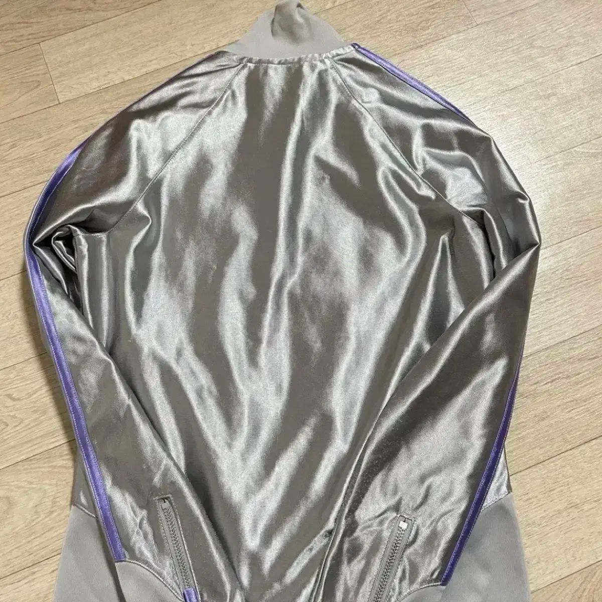 トラックトップス