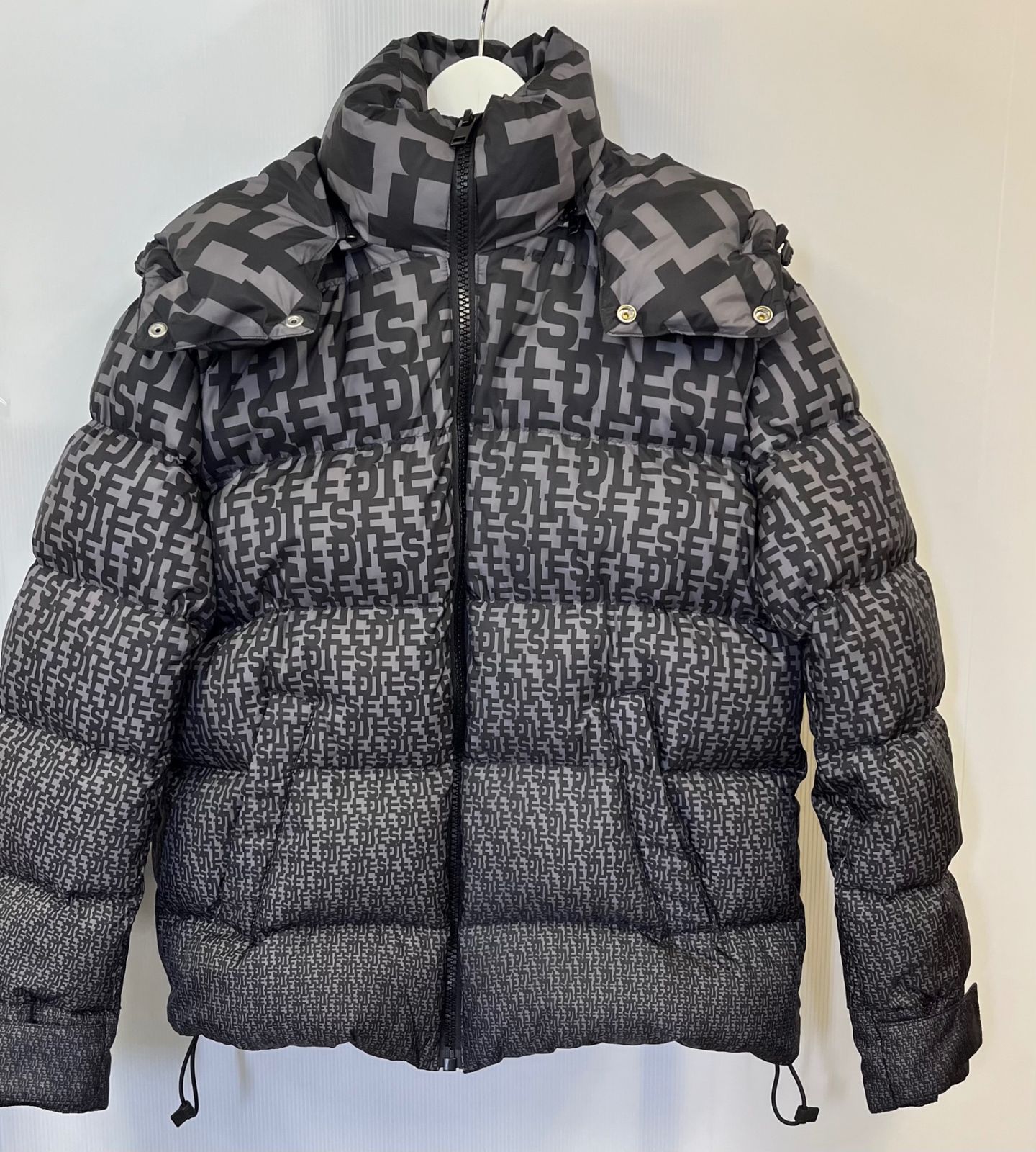 DIESEL ディーゼル ダウンジャケット W-STEP-MON-RD A09093 Sサイズ 