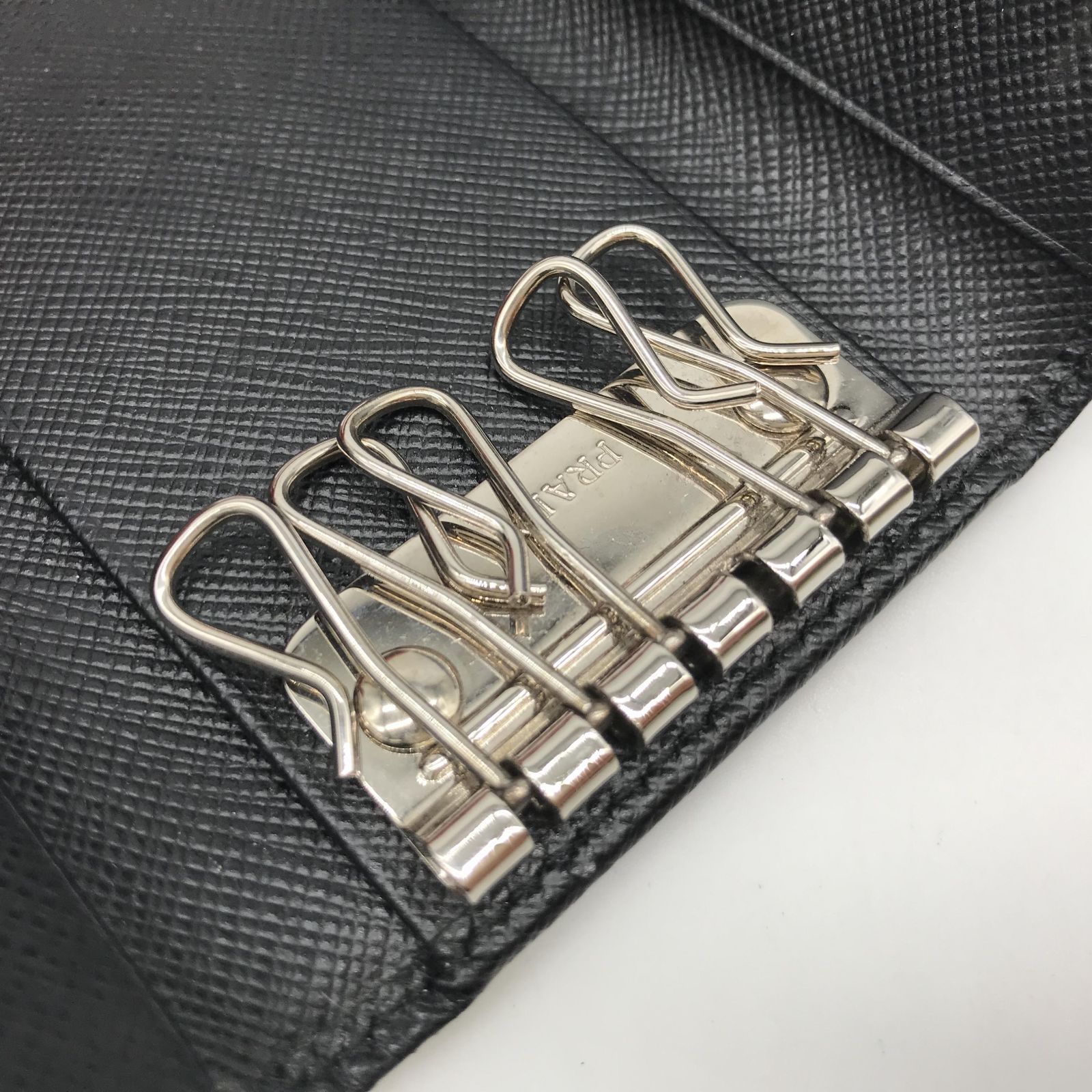 PRADA キーケース 6連キーケース サフィアーノトライアングル 三角