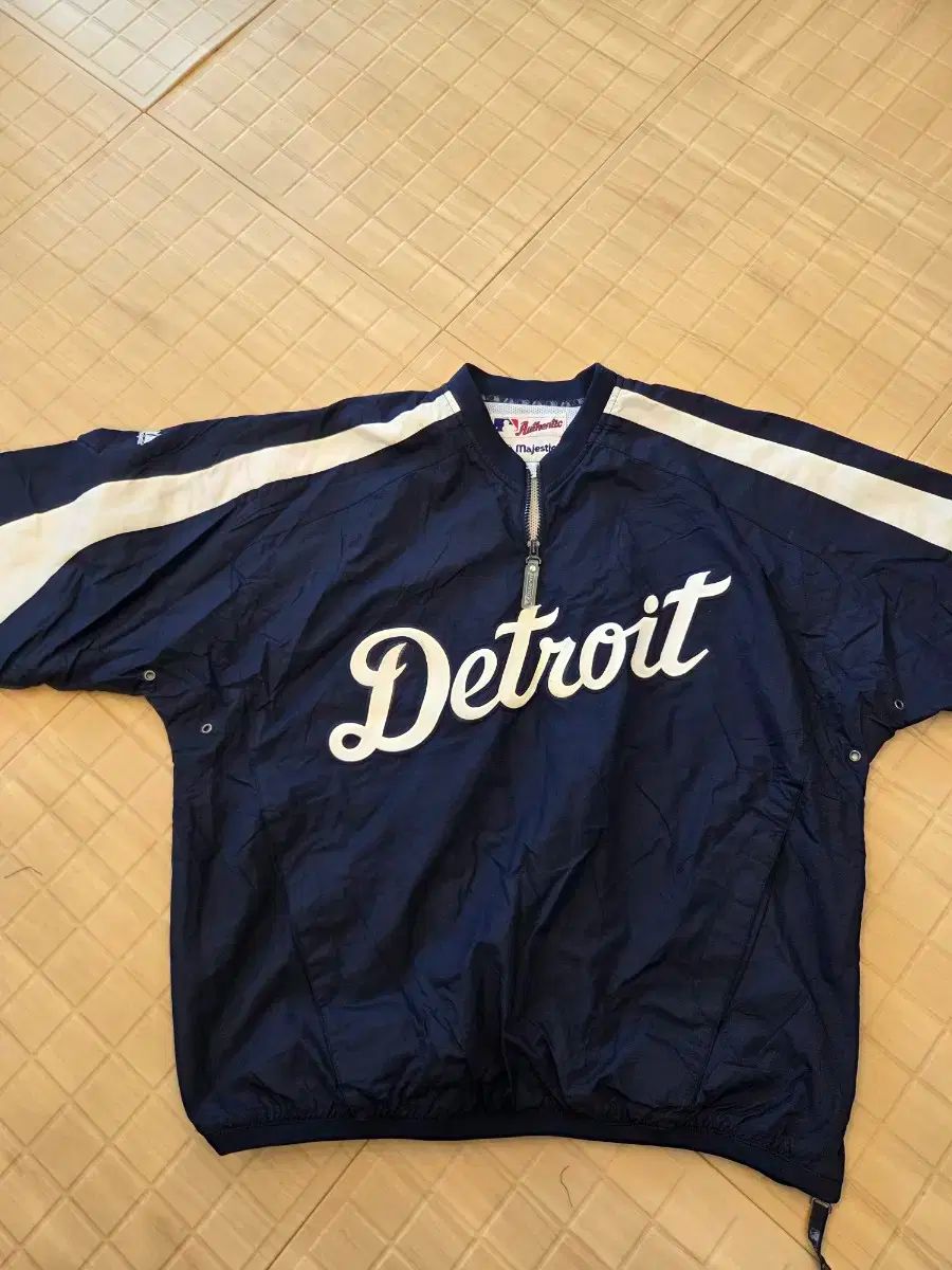 M マジェスティック