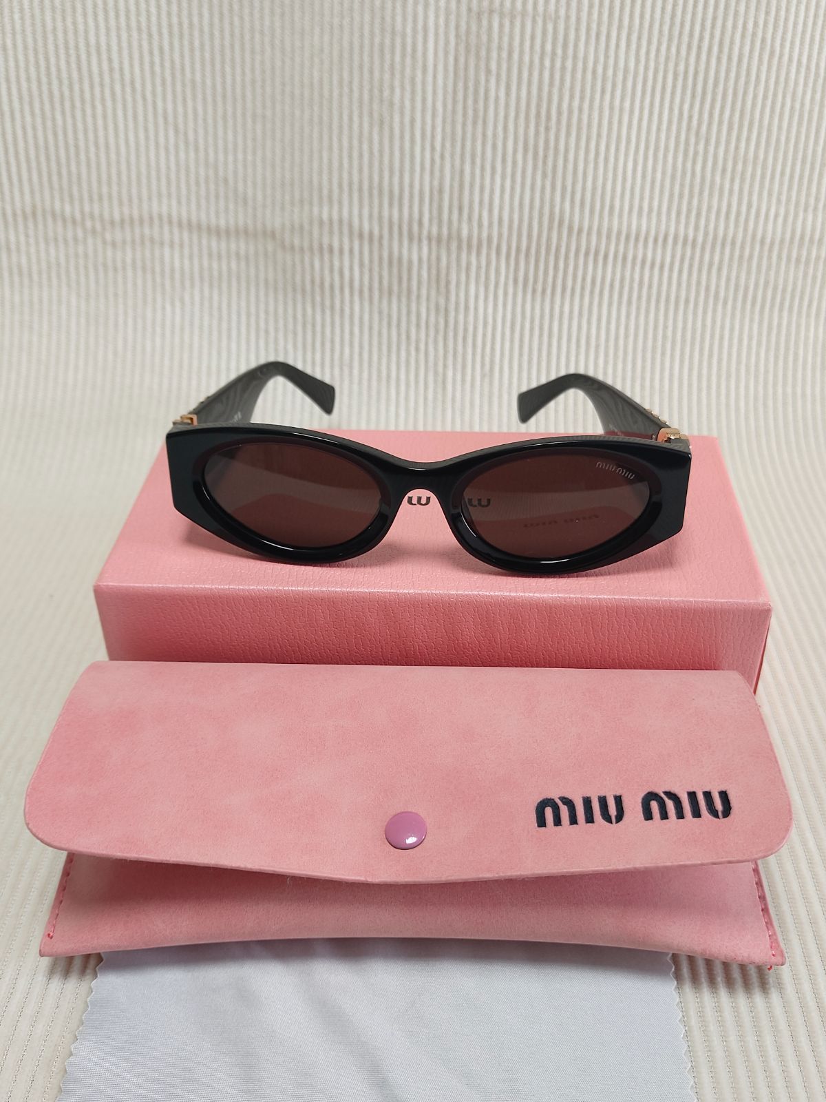 き miumiu ミュウミュウ メガネ サングラス ゴールドロゴ ブラック 黒