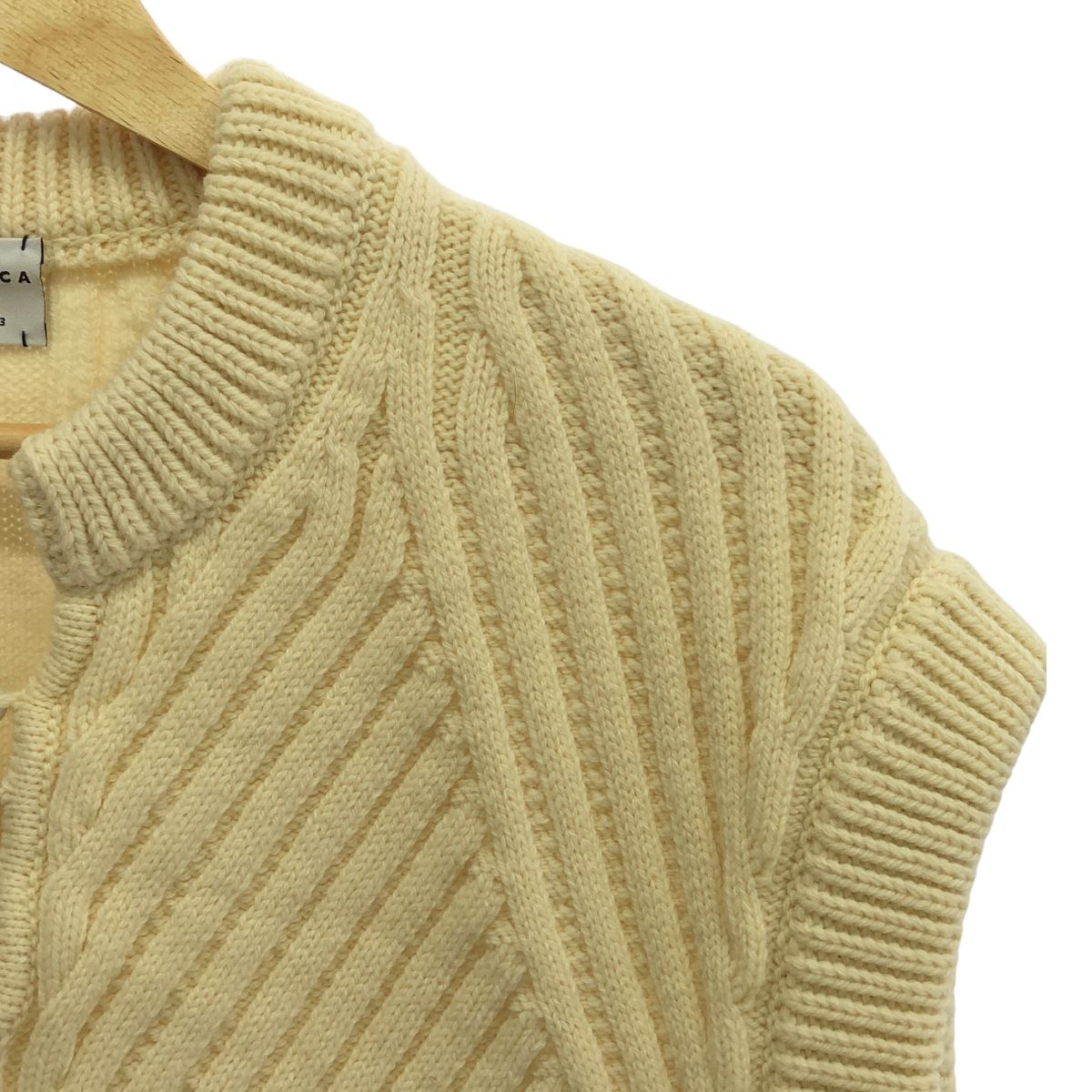 美品】 ONICA / オニカ | Merino Vest / メリノウール 陶釦付きニット