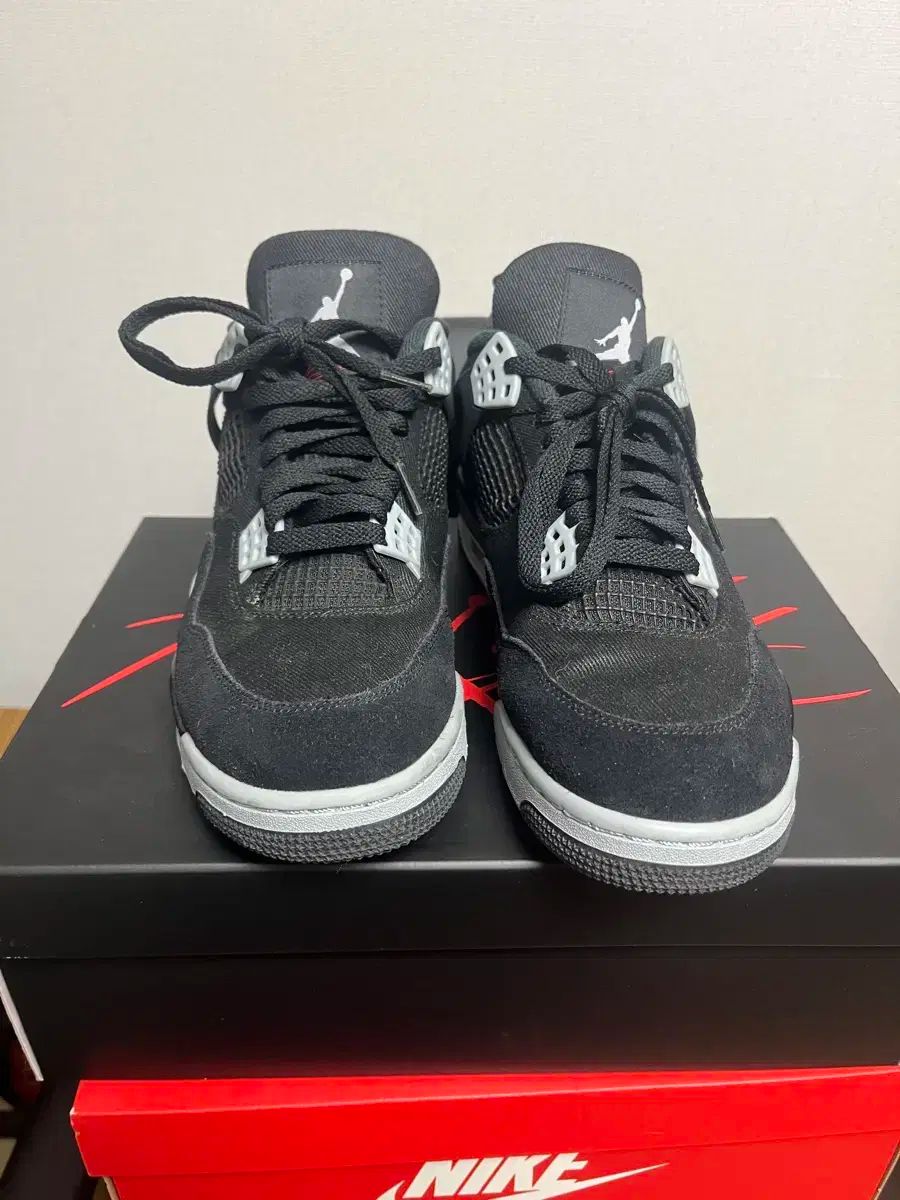 ジョーダン 4 ブラックアン ライトスチール 280