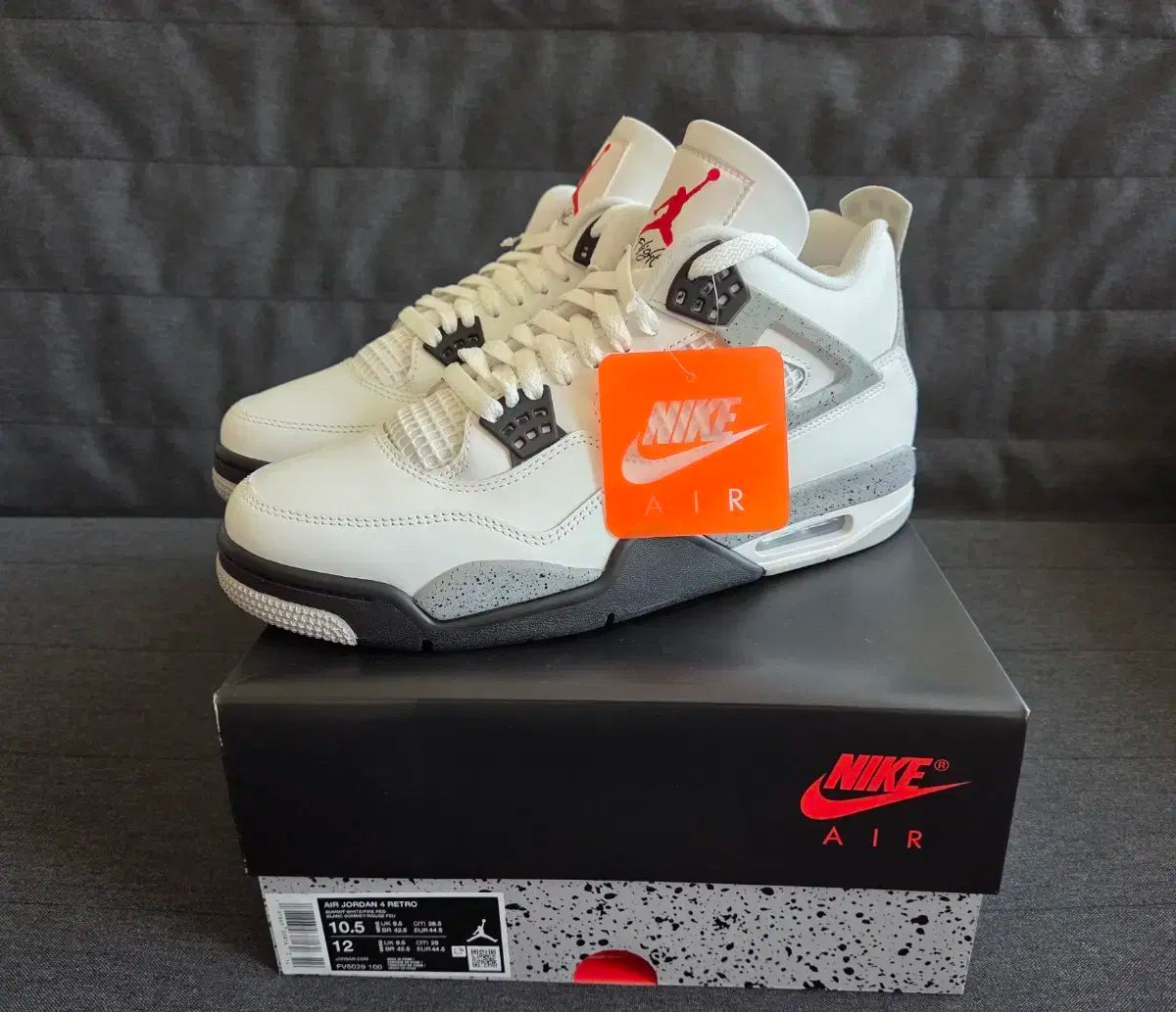 2025 NIKE(ナイキ) ジョーダン 4 ホワイトセメント 285