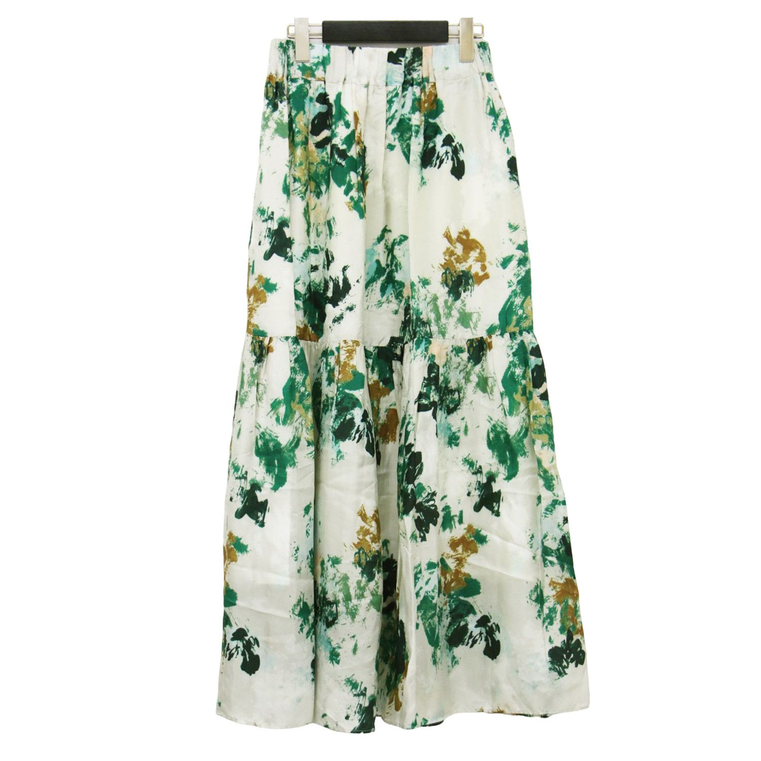 SACRA サクラ HAPPY PLUS STORE 別注 スカート グリーン サイズ 38 M 25春夏 ティアード スカート BLURRED FLORA ロング丈 ドレープ フ 花柄 ボトムス レディース