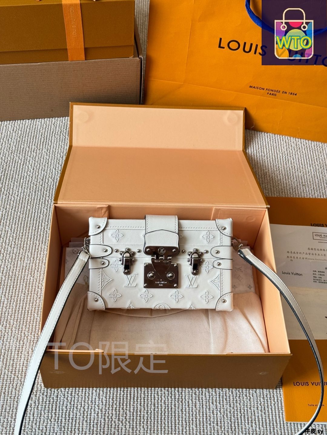 ルイ・ヴィトン 国内新価格 ルイ・ヴィトン新価格も完全カバーの第2弾! 楽天市場】LOUIS VUITTON ルイ ヴィトン モノグラム TRUNKS&BAGS
