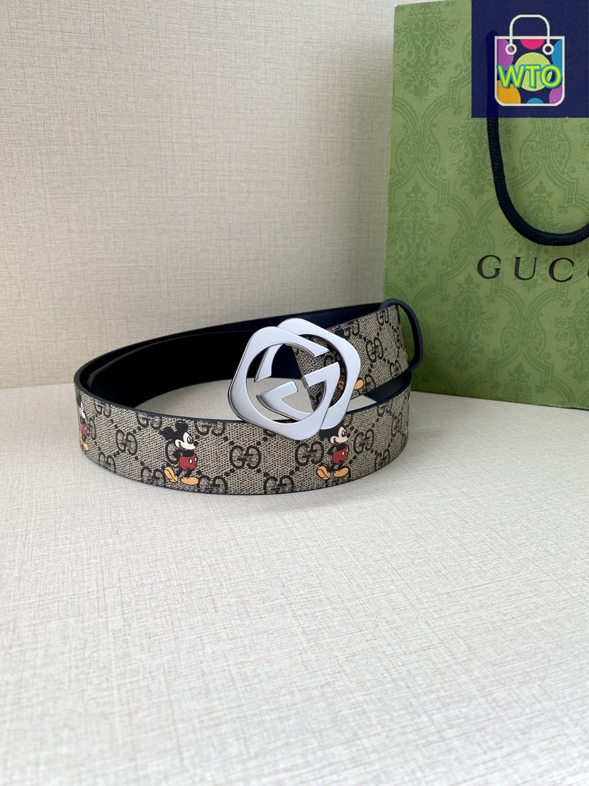 GUCCI　オフホワイト×シルバー　細めベルト　スタイルアップ　ワンピースに 国内発送☆GUCCI】コットンポプリン ロングドレス ワンピース