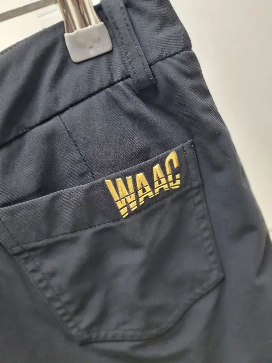 WAAC ワック(WACC ) 黒 ゴルフ スカート (未着用)- 3 サイズ