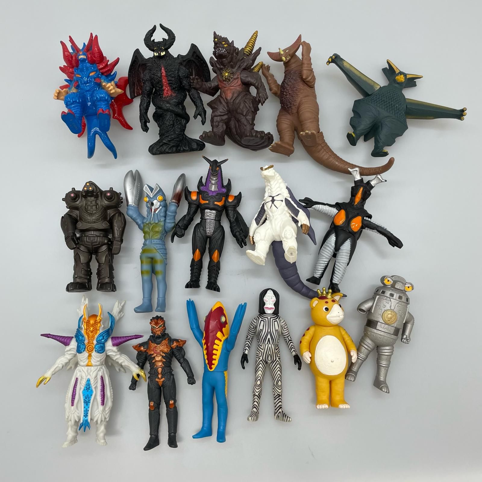 ウルトラマン ソフビ フィギュア 16体 セット売り まとめ売り 怪獣 ホビー ウルトラマン 怪獣 ソフビ16体 まとめ売り - メルカリ