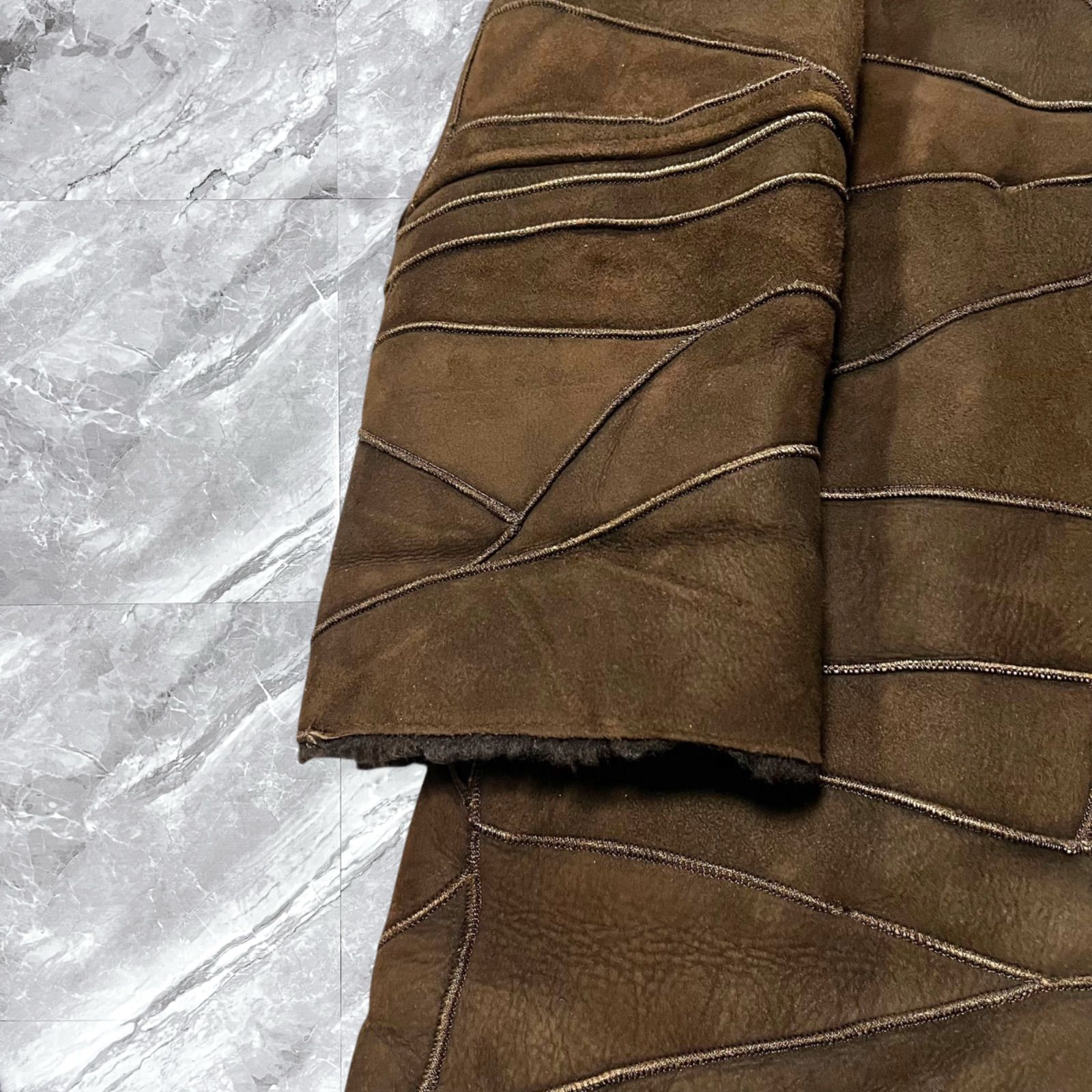 極美品 ヨシユキコニシ ムートンコート ロングコート 羊革 本革 ブラック L 極美品 ヨシユキコニシ ムートンコート ロングコート 羊革 本革 ブラック L