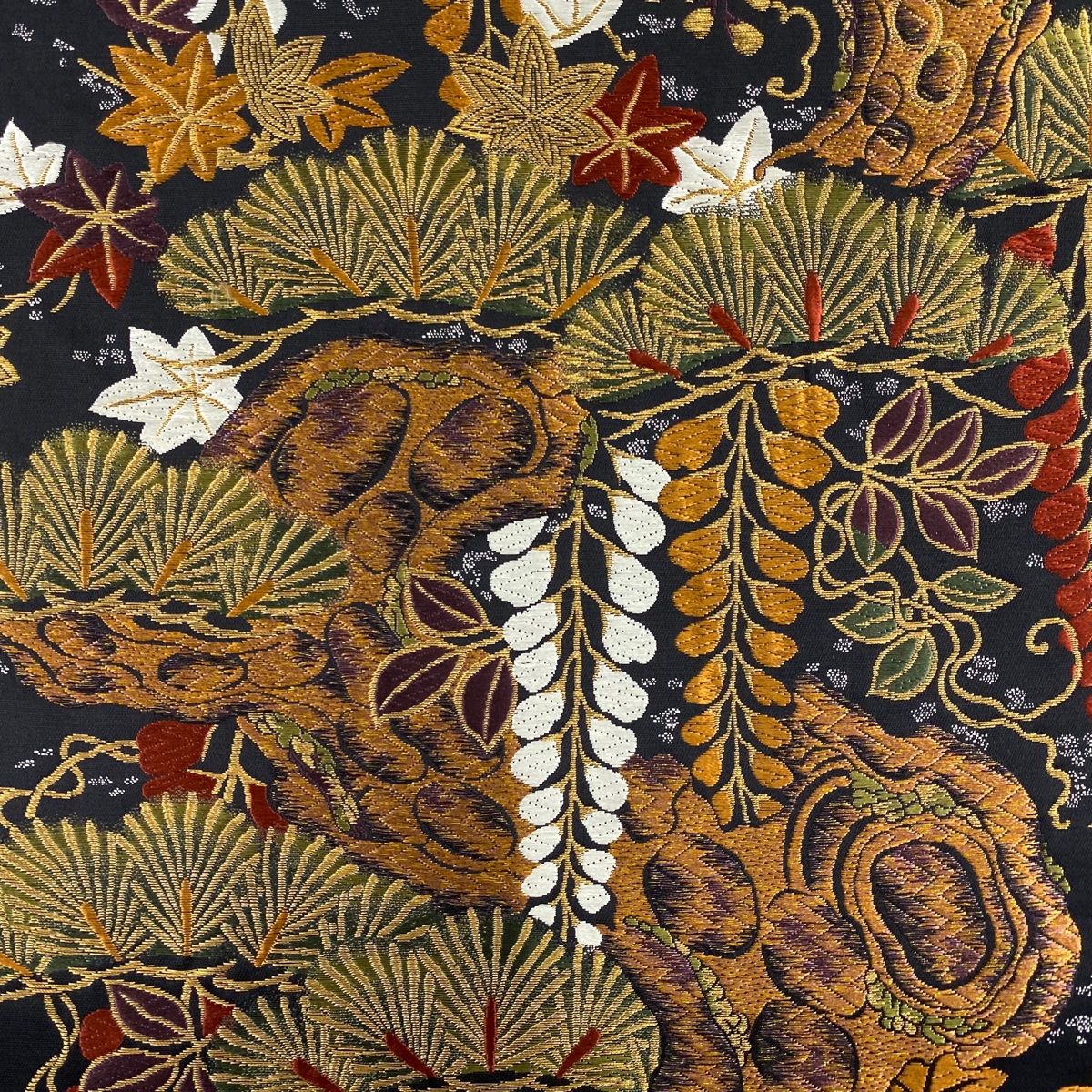 袋帯 秀品 若松 藤 刺繍 金糸 黒 六通 正絹