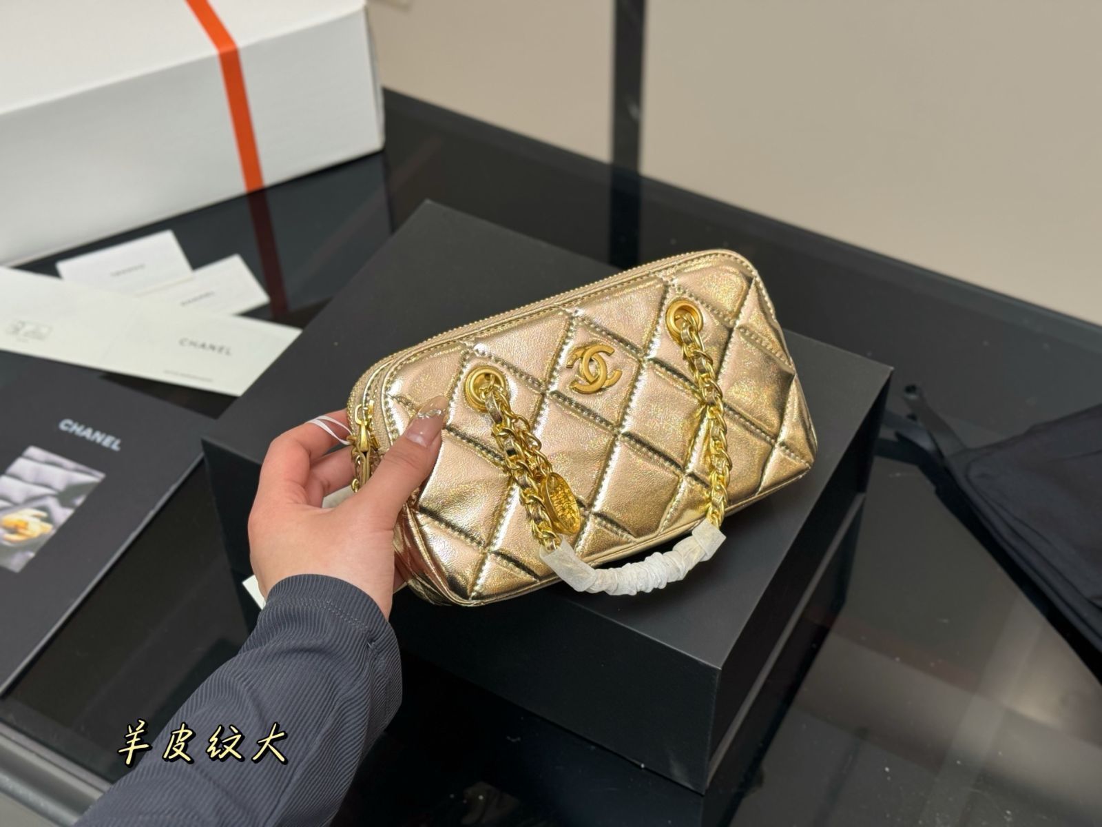 今日 Chanel 23B G Coin Boston Bag ゴールドコイン ボストンバッグ DECORATOM_COM_BR