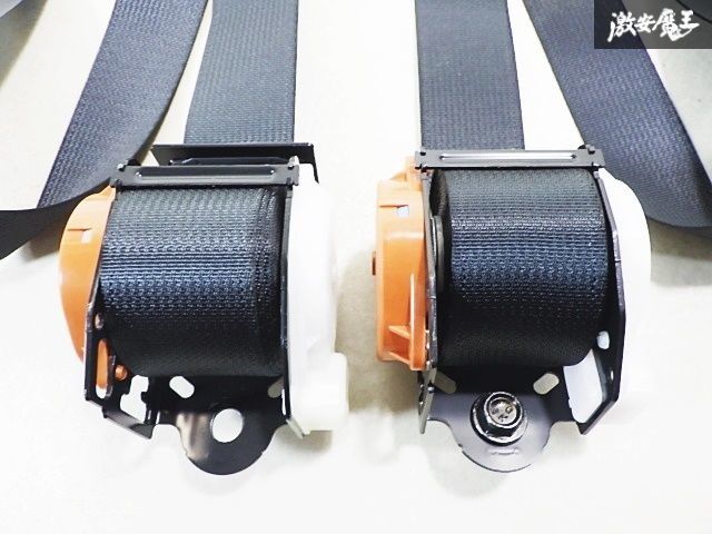 ☆新車外し☆ 日産 純正 E26 NV350 キャラバン リア リヤ 2列目