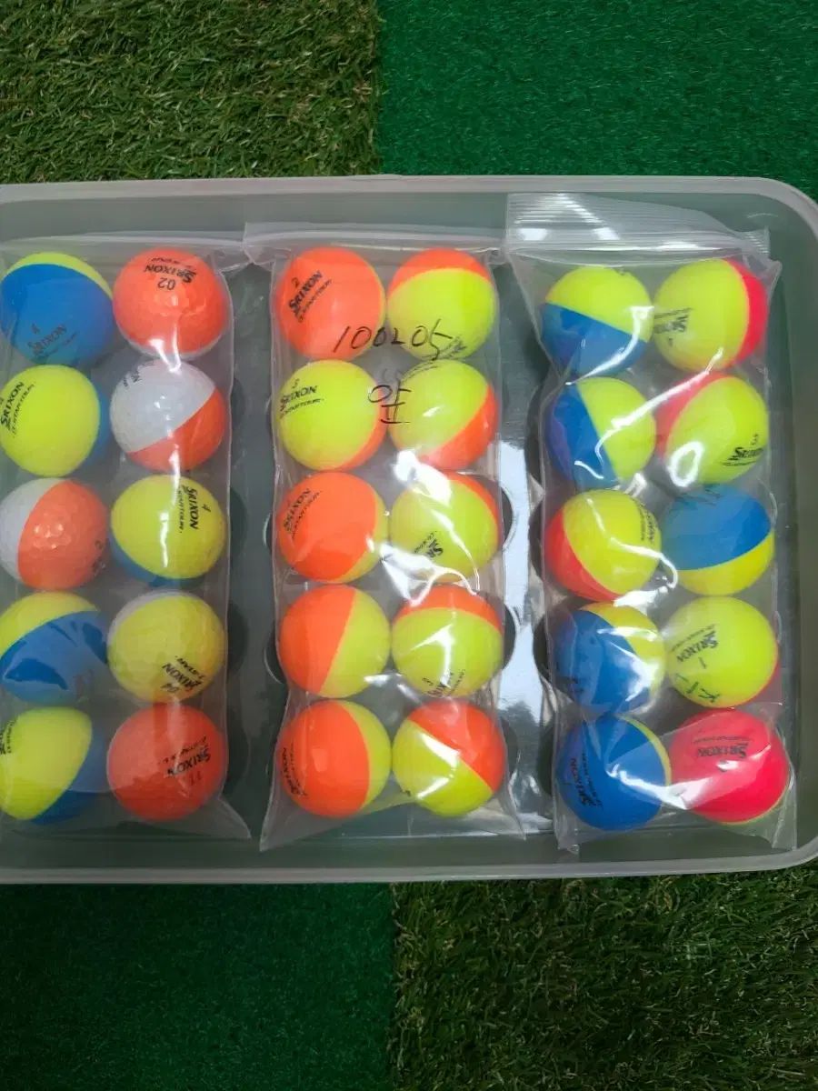 セール中 配送無料 SRIXON スリクソン ディバイドボール 半々ボール 30球 100205 激安通販。