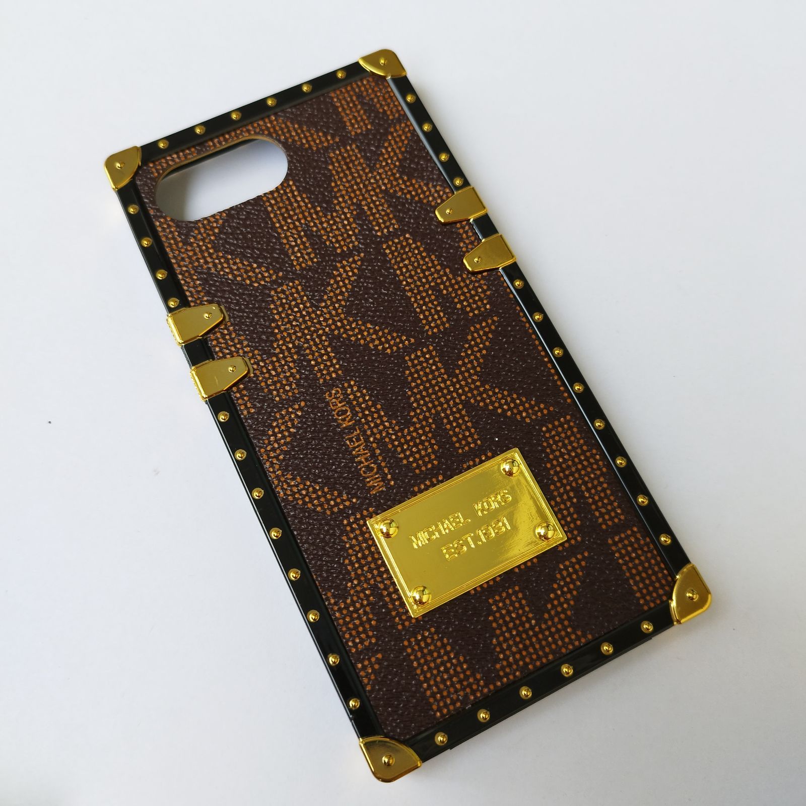 マイケルコース Michael Kors iPhone16e ブラック ホワイト