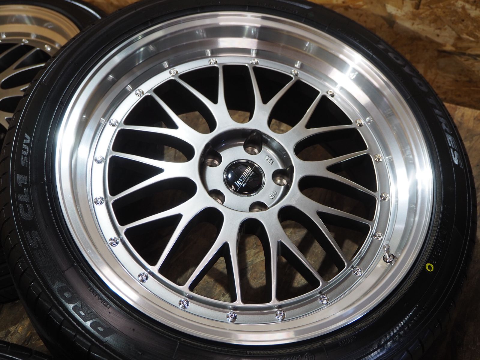 levanna v10LTH ホイール Amazon.co.jp: levanna V10-EX FFT 19インチ 8.5J+42 5H100