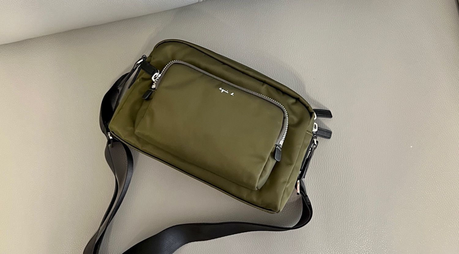 ショルダーバッグ ナイロン
