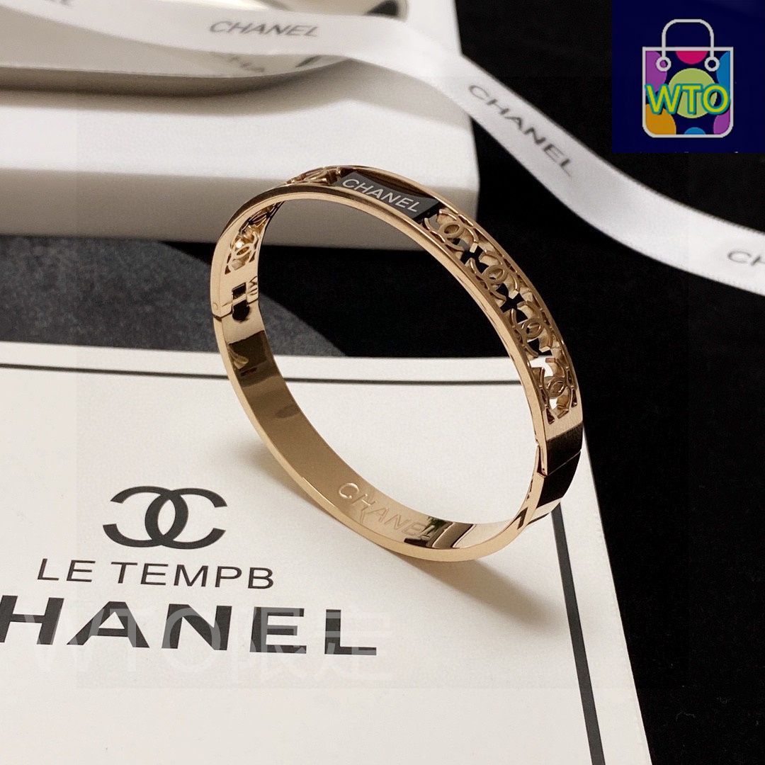 CHANELフラワーブレスレット　新作25P CHANELフラワーブレスレット 新作25P 花 CHANEL(シャネル