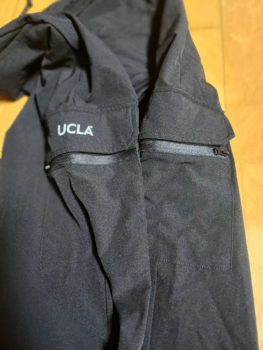 UCLA ズボン