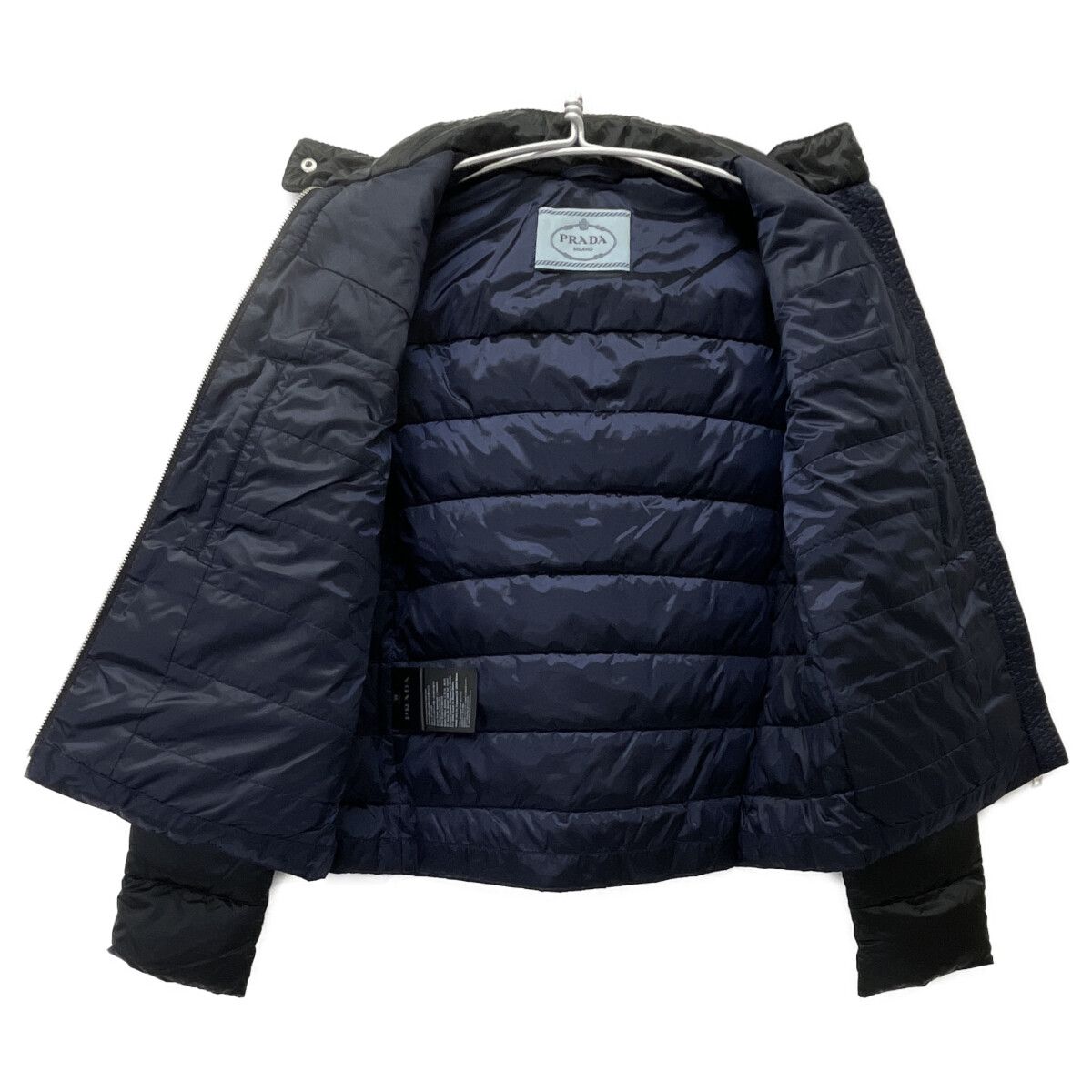 PRADA プラダ 29B830 ﾌﾞﾗｯｸ 三角ﾌﾟﾚｰﾄ ｽﾀﾝﾄﾞｶﾗｰ ﾀﾞｳﾝｼﾞｬｹｯﾄ 38 WWW_NOITHATQUANGTHANH_NET