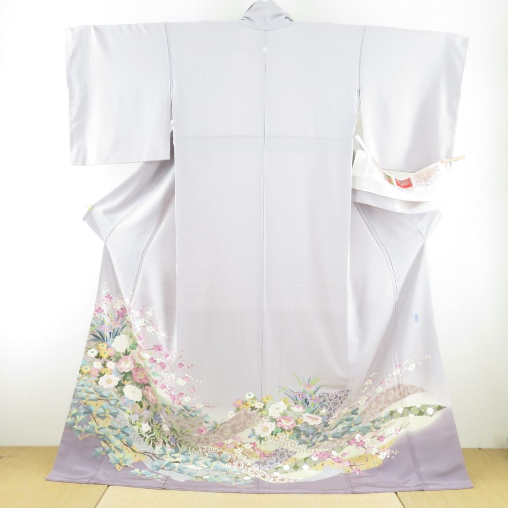 本加賀友禅 色留袖 松任いち 四季花文様 薄紫色 作家物 落款入 正絹 袷 広衿 一つ紋 蔦紋 フォーマル 本場加賀友禅染 身丈170cm Bild & Inspiration 本加賀友禅 色留袖 松任いち 四季花文様 薄紫色 作家物 落款入 正絹 袷 広衿 一つ紋 蔦紋 フォーマル 本場加賀友禅染 身丈170cm