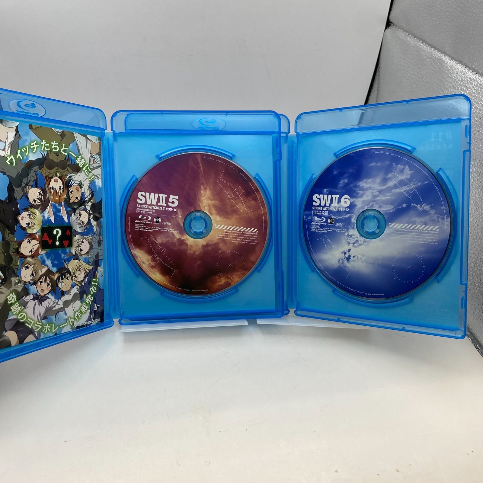 中古CD、DVD、Blu-rayまとめ売り　NEWS 中古】ストライクウィッチーズ2 Blu-ray・CD・本 まとめ売り