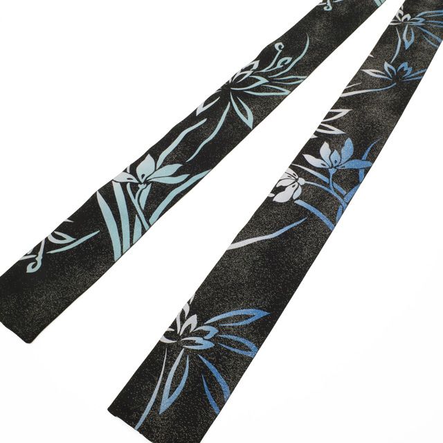 角帯 男物 リサイクル 全通 正絹 リバーシブル 黒地 ブラック系 銀通し 手染め 青 ブルー 蘭 らん 花柄 草花 モダン カジュアル メンズ 男性 紳士 春 秋 冬 みやがわ sb 54591