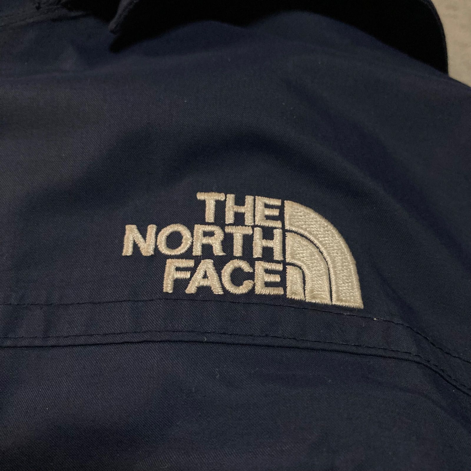 ノースフェイス ダウンジャケット 両面ロゴ刺繡 ドライヴェント 黒 95M ノースフェイス ダウンジャケット ロング丈 両面ロゴ刺繡 ドライヴェント