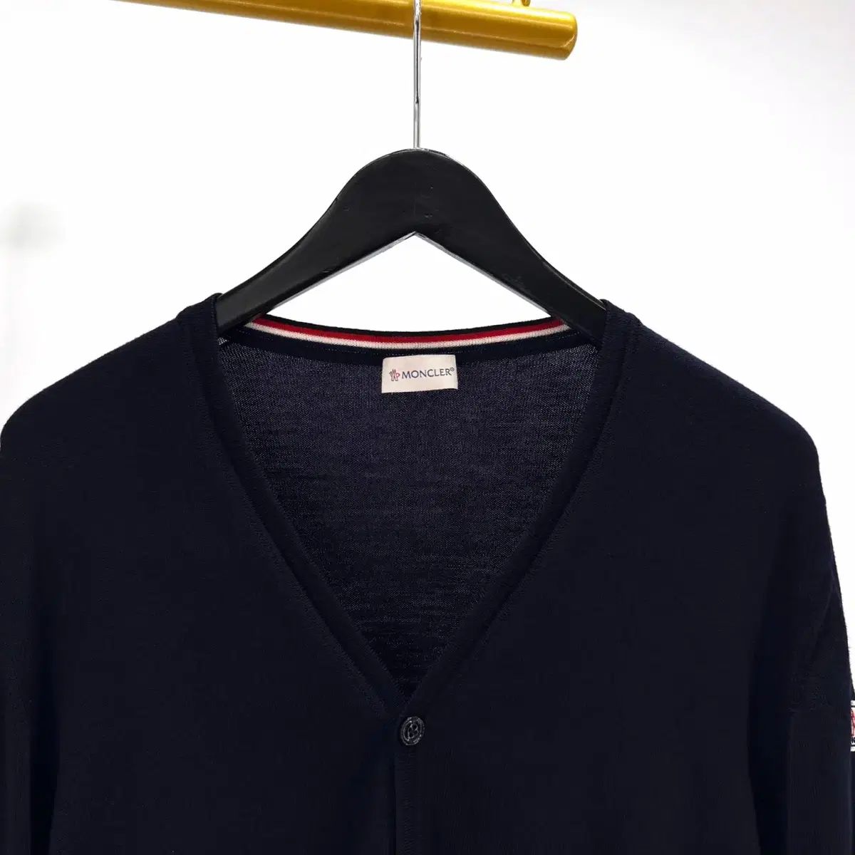 美品✨　モンクレール　ダウン切り替え ロゴワッペン カーディガン ネイビー　M XL サイズ MONCLER(モンクレール) ロゴワッペン Vネック