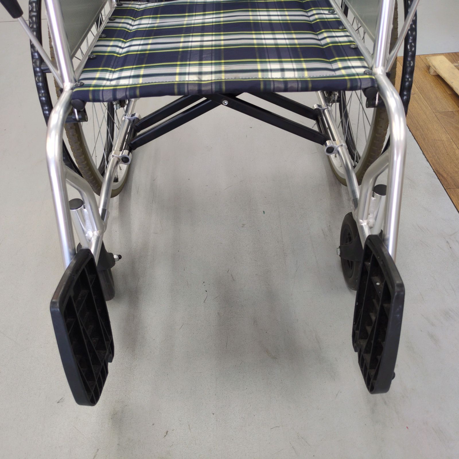J250 ☆多少使用感有り☆MIKI☆ノーパンクタイヤ☆自走式車いす