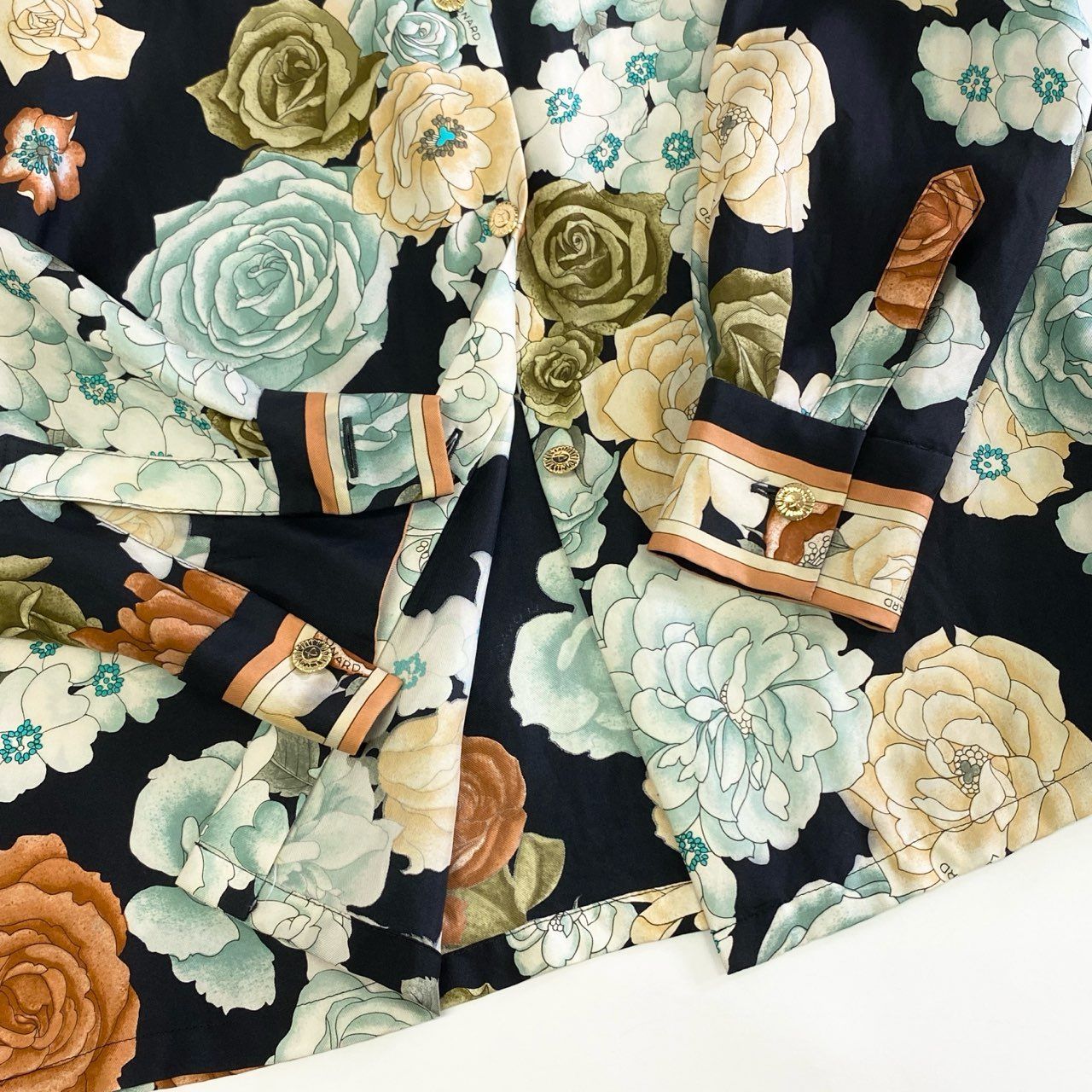 86k12 LEONARD レオナール 美しい花柄プリント 長袖シャツ