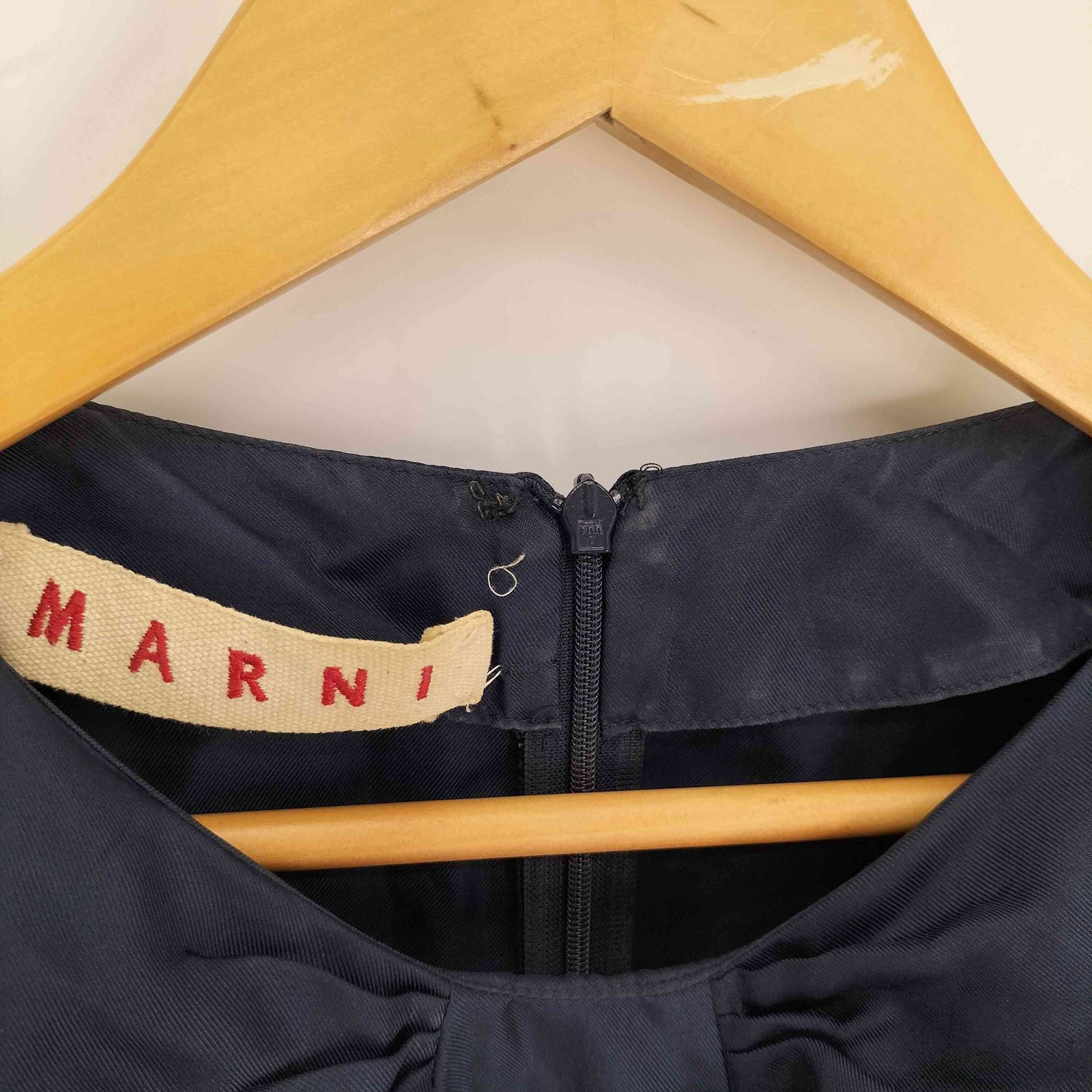 マルニ MARNI イタリア製 ノーカラー ドレープ リボン デザイン
