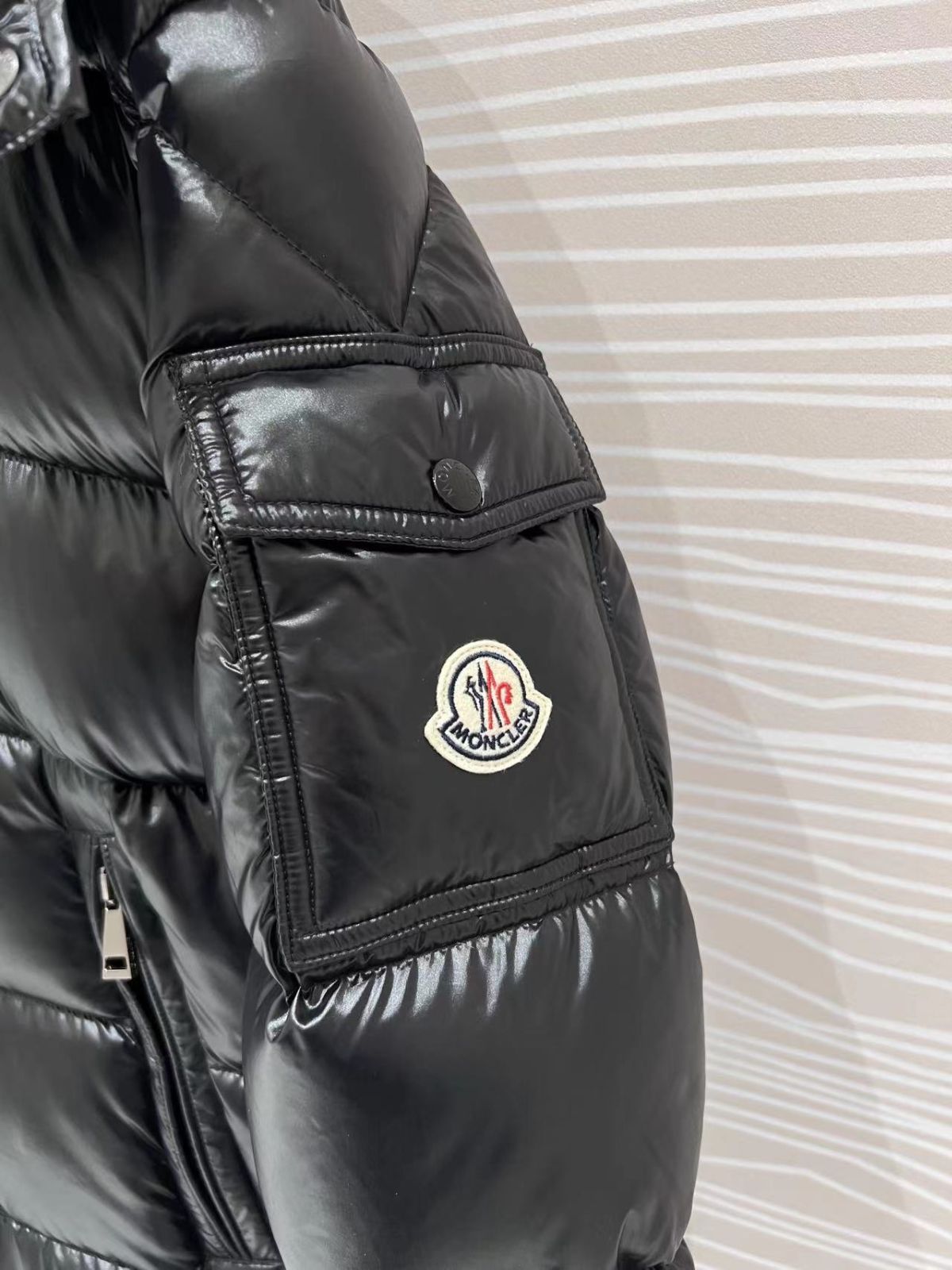 MONCLER2025秋冬 レディースマイレジッパーフード付きナイロンウォームダウンジャケット