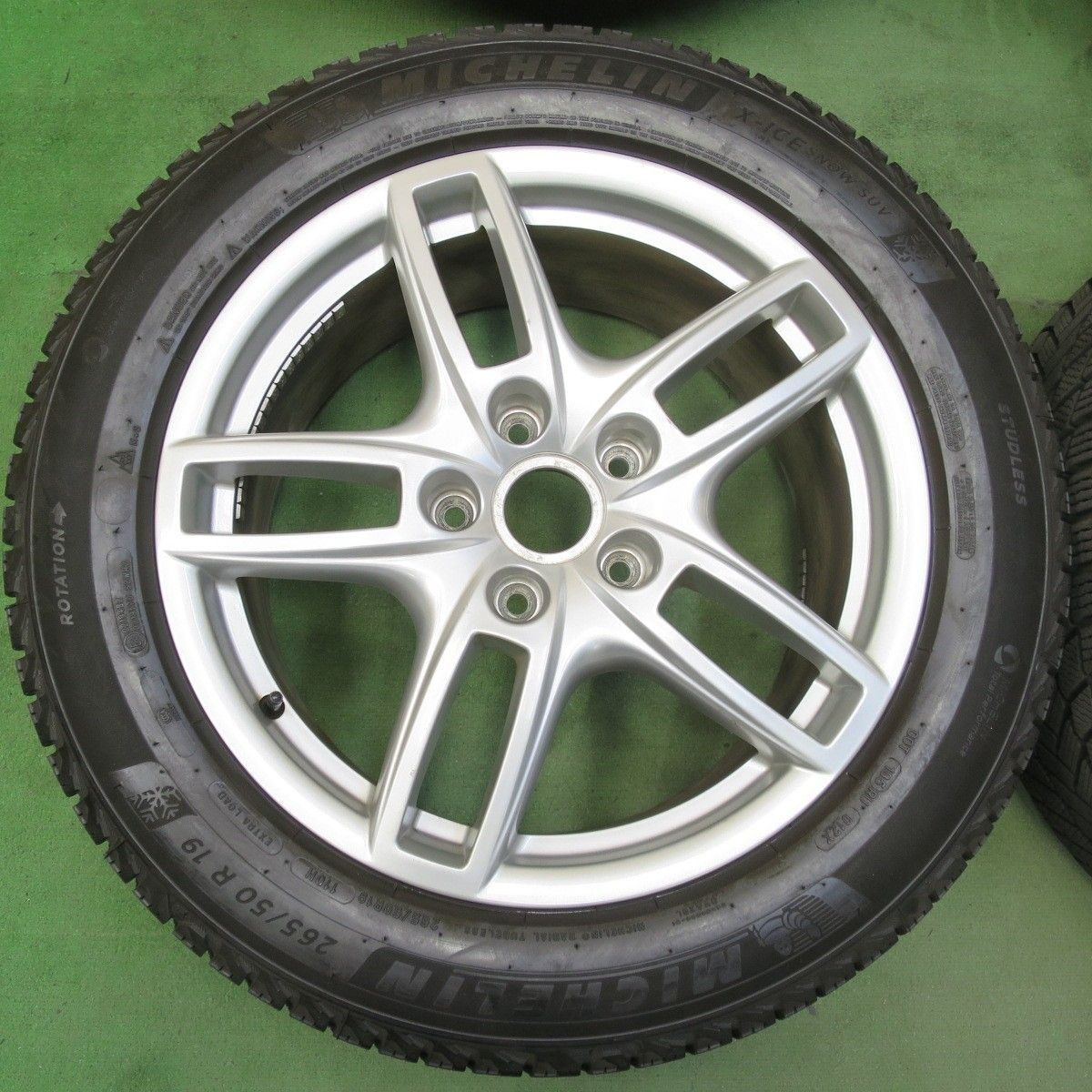 ポルシェカイエン　ホイール　ブリヂストンスタッドレス265/50R19 1100 超バリ溝！23年！キレイ！ほぼ10分☆ポルシェ 958 カイエン 純正 265⁄50R19