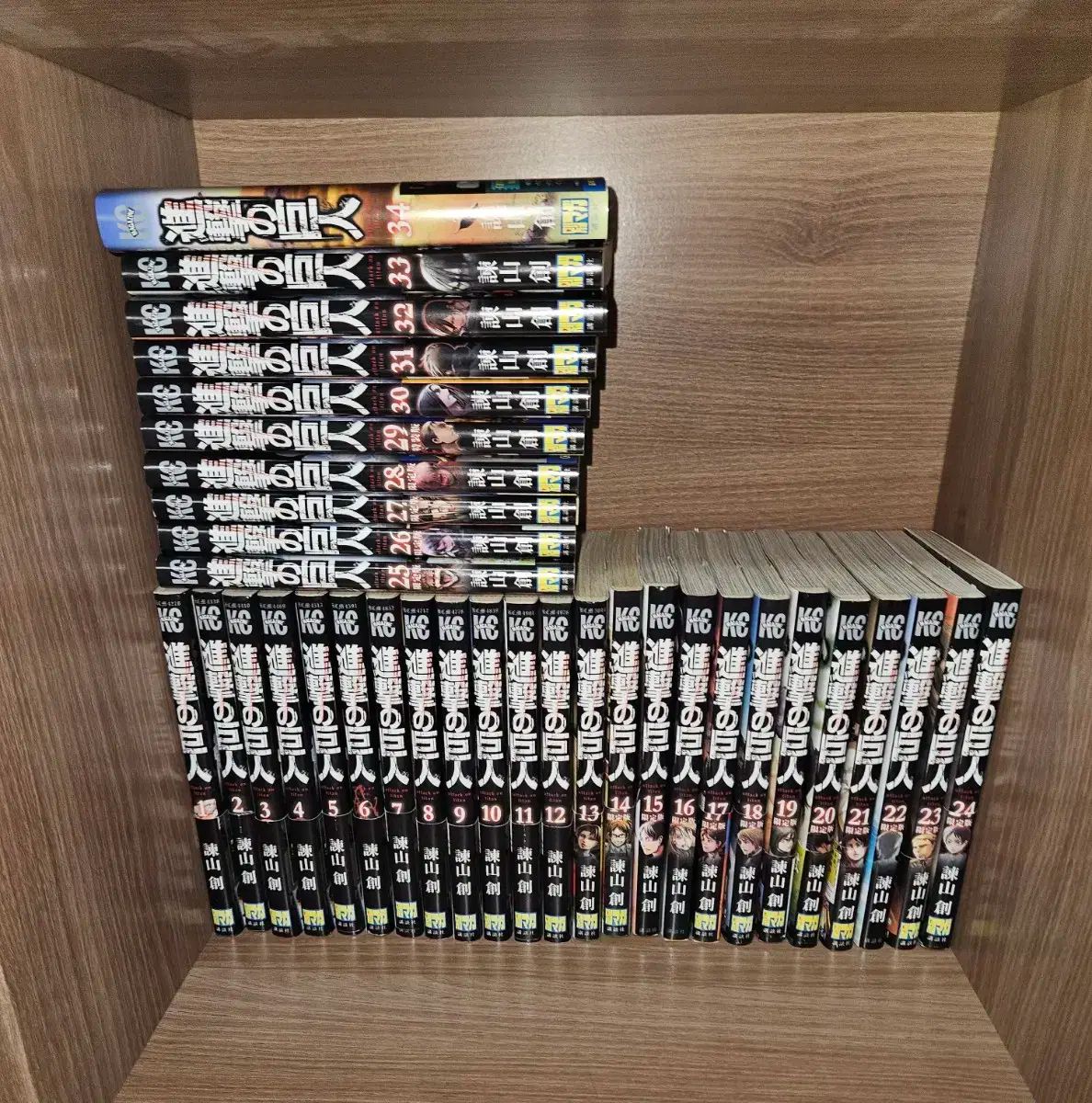 Man＠説明欄必須 進撃の 巨人 漫画 ブルーレイ 缶バッジ ブックマーク