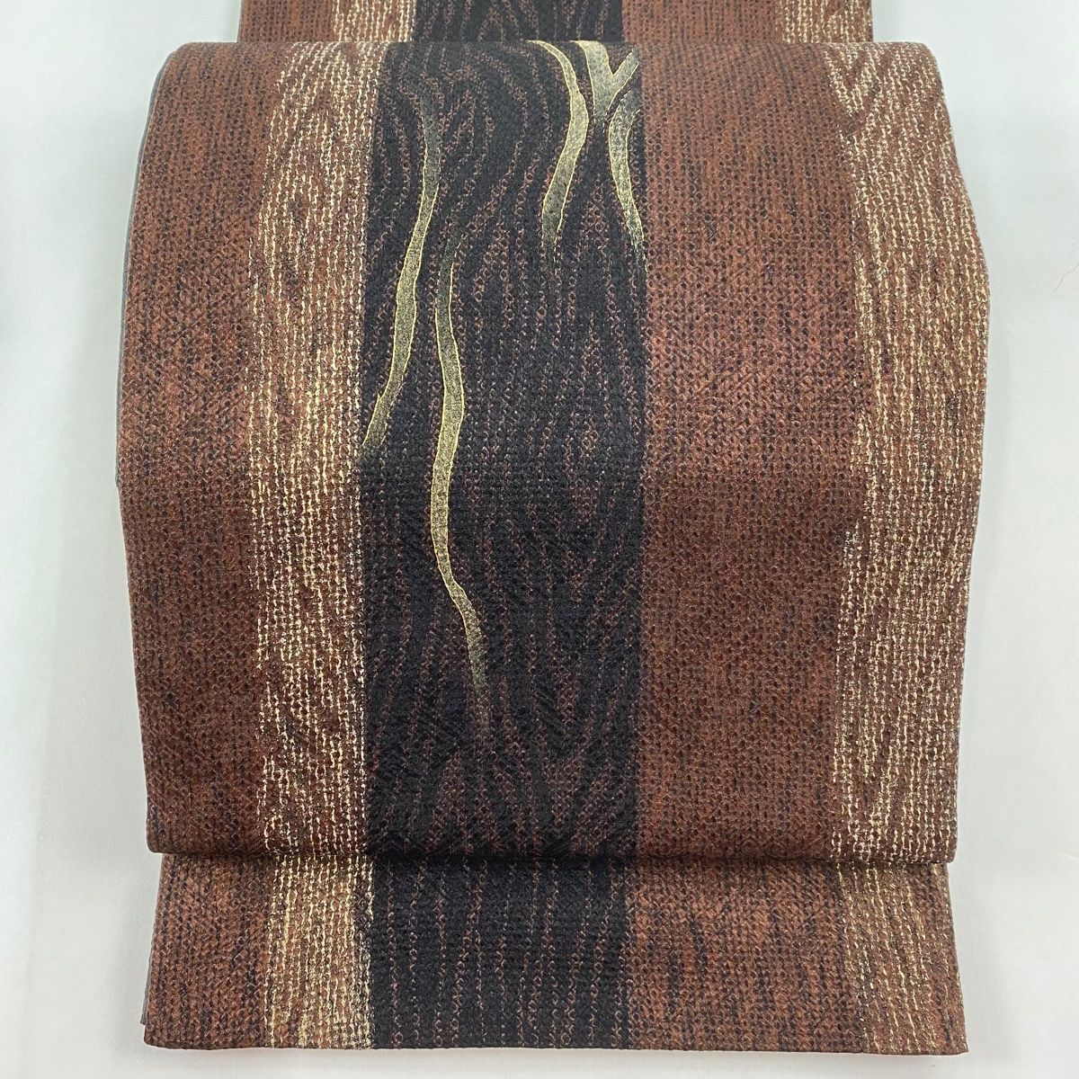 袋帯 美品 秀品 草花 間垣 汕頭刺繍 紬地 朱色 お太鼓柄 正絹 【中古】 袋帯 美品 秀品 紬地 華文 亀甲 汕頭刺繍 茜色 お太鼓柄 正絹 中古