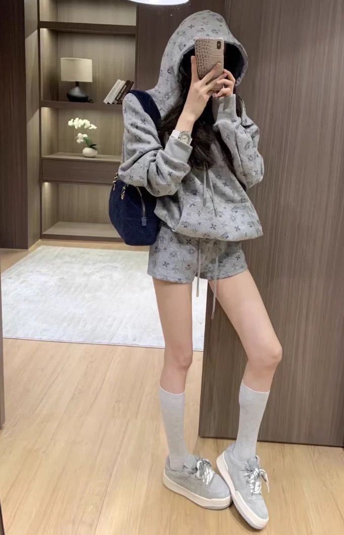 韓国ファッション スウェット パーカー セットアップ y2k 個性派 テリちゃん THEREDTHRED かわいい ANDMARY 海外 ZARA
